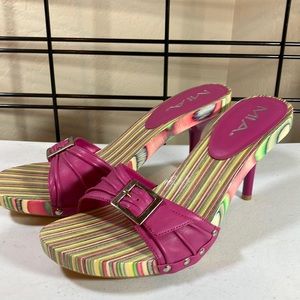 NWOB MIA Sz 10 Leather Slide Fushia 3” Heel Never Worn, Unusual Plastic Footbed